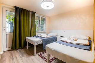 Гостевой дом Guest House Bolnisi - Yellow Room Болниси Стандартный двухместный номер с 2 двуспальными кроватями-2